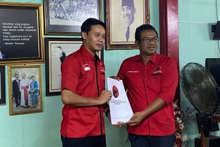 Pilkada Solo 2024, Kevin Fabiano Daftar Balon Wali Kota di PDIP, Bawa Salam Pancasila - JPNN.com Jateng