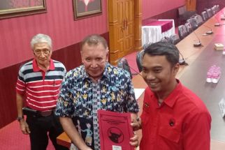 Ambil Formulir di PDIP, Mantan Ketua DPRD Jateng Siap Maju Pilgub - JPNN.com Jateng