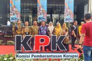KPK ke Banten Bawa Bus, Ada Apa? - JPNN.com Banten