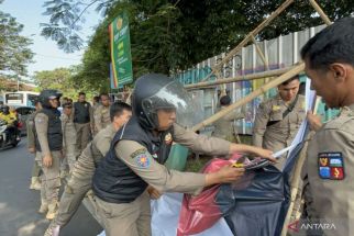 Ratusan Spanduk Bacawalkot Bogor Ditertibkan Petugas Gabungan - JPNN.com Jabar