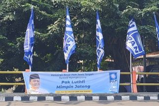 Spanduk PAN Dukung Irjen Ahmad Luthfi Pimpin Jateng Penuhi Jalan Gajahmada Semarang, Ternyata.. - JPNN.com Jateng