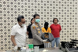 Polisi Amankan Peracik dan Pengedar Tembakau Sintetis, Barang Buktinya Capai 1 Kilogram - JPNN.com Jabar