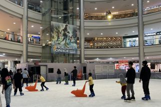 Isi Libur Sekolah Dengan Bermain Ice Skating di Holiday On Ice Margocity - JPNN.com Jabar