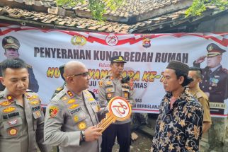 HUT ke-78 Bhayangkara, Polres Serang Bedah Rumah Guru Ngaji - JPNN.com Banten