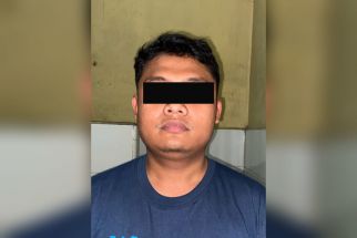 Sopir Taksi Online di Surabaya Digerebek Polisi Saat Main Judi Online - JPNN.com Jatim