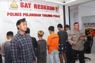 Lagi, Polisi Tangkap 6 Anggota Gangster di Jalan Kalianak Surabaya Bawa Sajam - JPNN.com Jatim