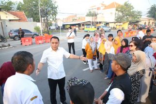 Belasan Tahun Jadi Biang Kemacetan, Jalan Simpang Lima Keputih Sisi Timur Dilebarkan - JPNN.com Jatim