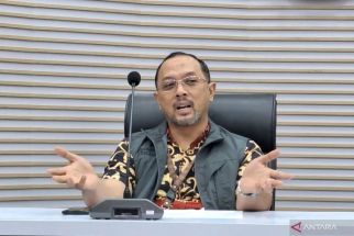 KPK Sita Uang Rp380 Juta dan Sejumlah Dokumen dalam Kasus Korupsi Dana Hibah di Jatim - JPNN.com Jatim