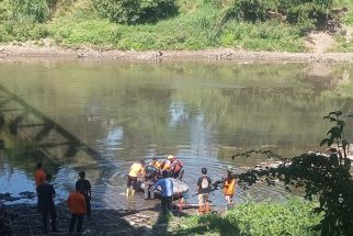 Pandi Dilaporkan Tercebur di Bengawan Solo, Tim SAR Lakukan Pencarian  - JPNN.com Jateng