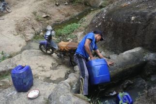 Sumber Mata Air Berkurang, 11 Dusun di 8 Desa Situbondo Kekeringan - JPNN.com Jatim