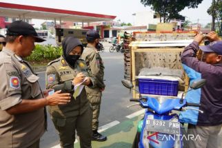 Satpol PP Kabupaten Bogor Gelar Operasi Yustisi PKL di Kawasan Stadion Pakansari - JPNN.com Jabar