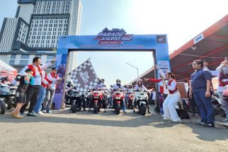 5.000 Pecinta Honda Tutup Rangkaian Parade Vario 160 dengan Berkeliling Kota Surabaya - JPNN.com Jatim