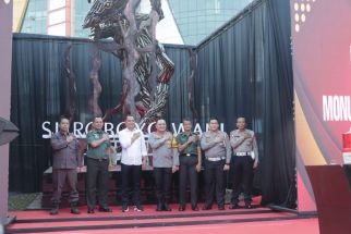 Monumen Knalpot Suroboyo Diharapkan Jadi Pengingat Pentingnya Patuh Lalu Lintas - JPNN.com Jatim