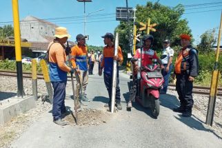 KAI Tutup Perlintasan Lokasi Kereta Vs Avanza yang Menewaskan 1 Orang di Tulungagung - JPNN.com Jatim