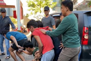 6 Pelaku Begal dan Curanmor di Surabaya Merengek Saat Digelandang Polisi - JPNN.com Jatim