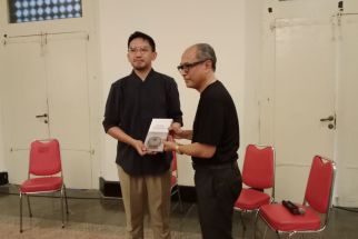 Guru Besar ITB Luncurkan Buku 'Negara Bermartabat' di Solo - JPNN.com Jateng