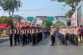 Upacara Hari Juang Polri di Surabaya Berlangsung Khidmat, Ditutup Drama Kolosal - JPNN.com Jatim