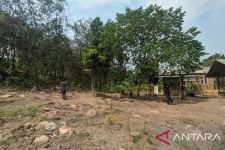 Budayawan di Sukabumi Temukan Puluhan Makam Keramat Palsu di Palabuhanratu - JPNN.com Jabar