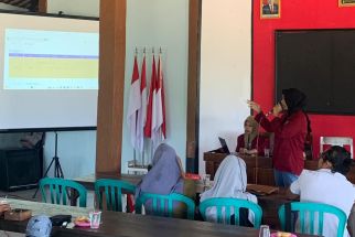 Mahasiswa UNISRI Surakarta Beri Pelatihan Digital Marketing kepada Warga Desa Kedunggupit - JPNN.com Jateng