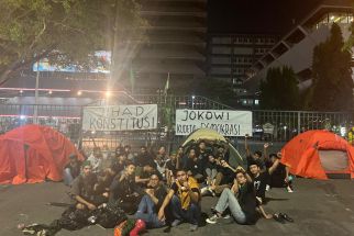 HMI Jateng-DIY Camping di Depan Gedung DPRD Jawa Tengah - JPNN.com Jateng