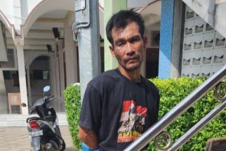 Tepergok Curi Motor Bapak Kos, Pria asal Sampang Diikat Warga, Wajah Memelas - JPNN.com Jatim