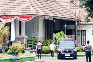 Rumah Dinas Bupati Situbondo Digeledah KPK, Penyidik Bawa 5 Dokumen - JPNN.com Jatim