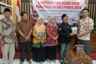 Patut Diapresiasi, Bawaslu Demak Launching Buku Kerja Pengawas Ad Hoc Pemilu 2024 - JPNN.com Jateng