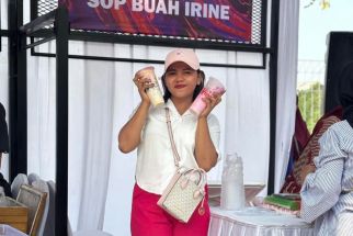 Manfaatkan Medsos, Wanita Asal Gresik Sukses Jualan Sop Buah Raup Miliaran Rupiah - JPNN.com Jatim