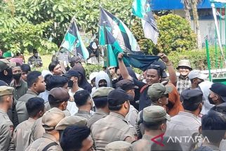 Didemo Mahasiswa dan PKL, Pemkab Bogor: Penertiban Puncak Sudah Sesuai Prosedur dan Aturan - JPNN.com Jabar