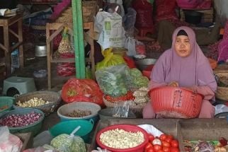 Harga Telur Ayam Ras di Sumenep Naik, Cabai Mengalami Penurunan - JPNN.com Jatim