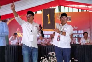 Makna Mendalam Nomor Urut 1 Bagi Herman Suherman dan Ibang di Pilkada Cianjur 2024 - JPNN.com Jabar