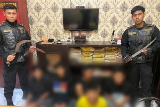 Gangster di Surabaya Kocar-kacir Dikejar Polisi, 5 Remaja Diciduk - JPNN.com Jatim