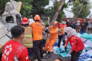 Mobil Pikap Menabrak Pohon di Gunungkidul, Satu Tewas - JPNN.com Jogja