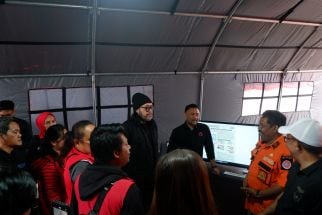 PDIP Jabar dan Cawagub Ronal Salurkan Bantuan Kemanusiaan untuk Korban Gempa Bumi Bandung - JPNN.com Jabar