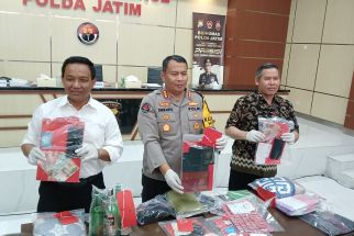 Polda Jatim Grebek Pesta Seks Tukar Pasangan di Batu, 12 Orang Ditangkap - JPNN.com Jatim