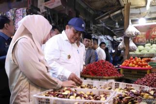 Pemkab Bekasi Cek Harga Bahan Pokok di Sejumlah Pasar Tradisional - JPNN.com Jabar