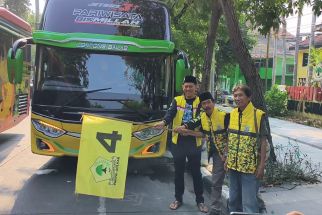 HUT ke-60 Golkar, DPD Surabaya Mulai Berangkatkan Peserta Ziarah Wali 5    - JPNN.com Jatim