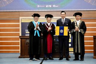 AHY Jalani Sidang Terbuka Doktoral di Unair Dinyatakan Lulus Cumlaude - JPNN.com Jatim