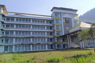 5 Tahun Terbengkalai, Pembangunan Gedung Pemkab Sukabumi Siap Dilanjutkan di Tahun Depan - JPNN.com Jabar