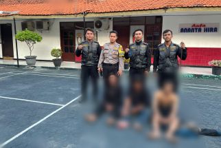 Sekelompok Remaja Bawa Sajam Kocar-kacir Saat Diamankan Polisi - JPNN.com Jatim