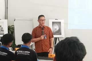 Eksplorasi Gedung Pos Indonesia, Puluhan Pelajar Ikuti Workshop Fotografi - JPNN.com Jabar