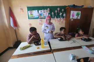 Pjs Wali Kota Surabaya Evaluasi Uji Coba Makan Gratis, Berikut Catatannya - JPNN.com Jatim