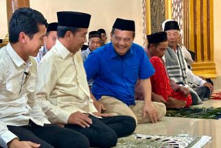 Momen Jokowi & Ahmad Luthfi Salat Jumat di Tegal - JPNN.com Jateng