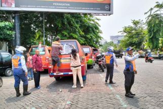 Masa Tenang Pilkada 2024: Tim Gabungan Bersihkan APK di Kota Semarang - JPNN.com Jateng