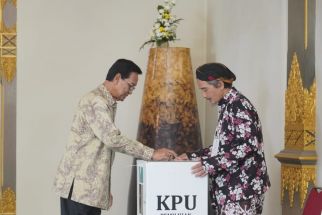 Sri Sultan Tunaikan Hak Pilih di Pilkada, Begini Pesannya - JPNN.com Jogja