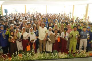 SILHK Ajak 350 Siswa Bogor Peringati Hari Menanam Pohon dan Dongeng Nasional - JPNN.com Jabar