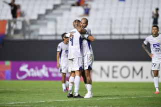 Bojan Hodak Tantrum Persib Berikan Gol Mudah untuk Port FC di ACL 2 - JPNN.com Jabar