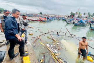 3 Pesan Penting Bey Machmudin Seusai Meninjau Bencana Sukabumi - JPNN.com Jabar