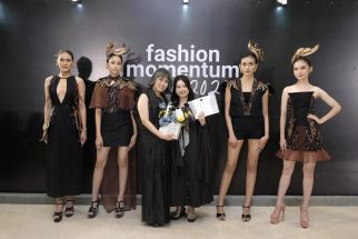 16 Desianer Muda Unjuk Karya Pada Fashion Momentum 2024 Graduation Show - JPNN.com Jatim