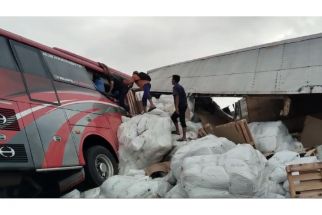 Bus Rombongan Pelajar SMP Asal Bogor Tabrak Truk di Tol Pandaan-Malang, 4 Orang Tewas - JPNN.com Jatim